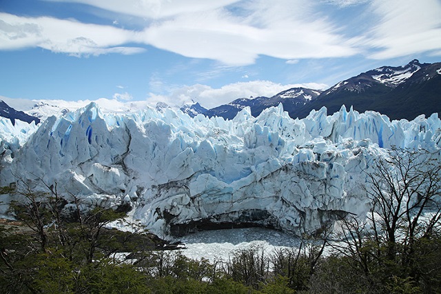 世界一周者が見た絶景!全長約35km、大迫力の「ペリト・モレノ氷河」