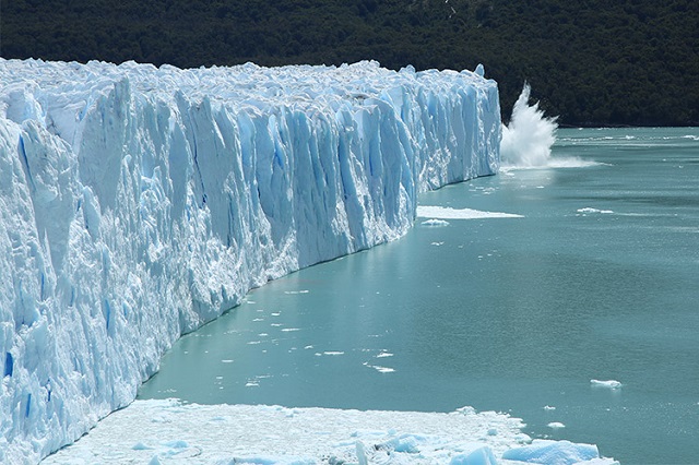 世界一周者が見た絶景!全長約35km、大迫力の「ペリト・モレノ氷河」