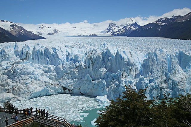 世界一周者が見た絶景!全長約35km、大迫力の「ペリト・モレノ氷河」