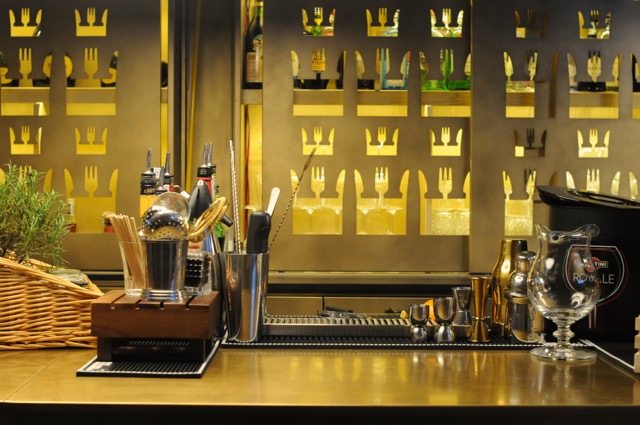 イタリア・フィレンツェ駅、旅を見送るカフェBAR