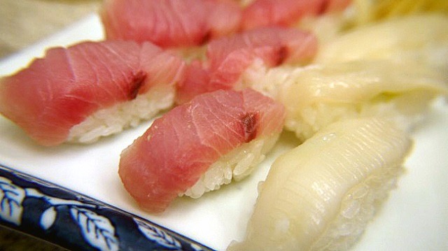 【代々木】1貫10円!今話題の「名前のないお寿司屋さん」