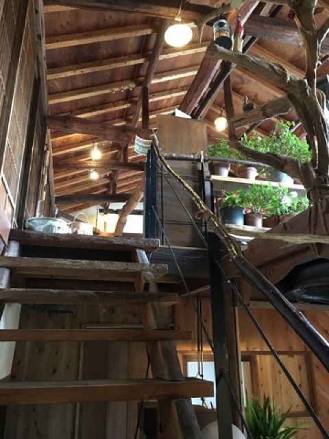 お庭の薪小屋で注文!?趣深い古民家で食べる絶品薪窯ピザ