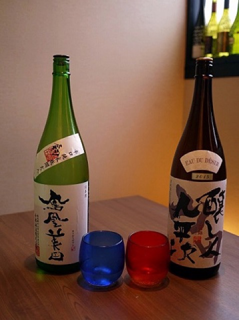 和食ビストロ「日本酒にするかワインにするか」でプレミアムな日本酒を堪能