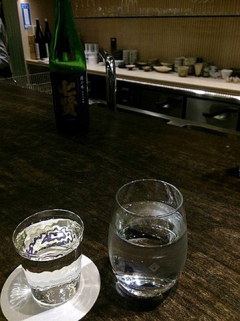手に入りにくい日本酒が定価で!ちょい呑みもできるお気に入りの酒屋さん