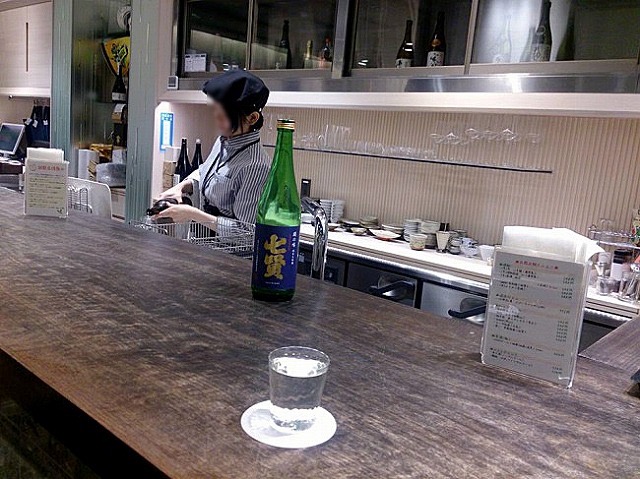 手に入りにくい日本酒が定価で!ちょい呑みもできるお気に入りの酒屋さん