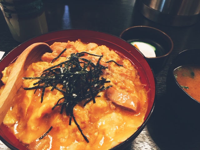 【新橋ランチ】とろとろの親子丼を。究極の欲張り丼も気になる「一番どり」