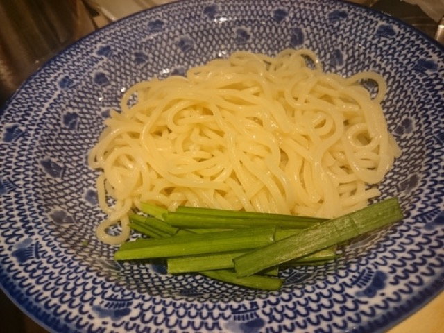 【立川肉市場】ぷりぷりのモツとコクのあるスープで箸が進むお店