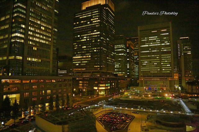 夜景を撮るのにもぴったりな「KITTE展望台」でうっとりタイム