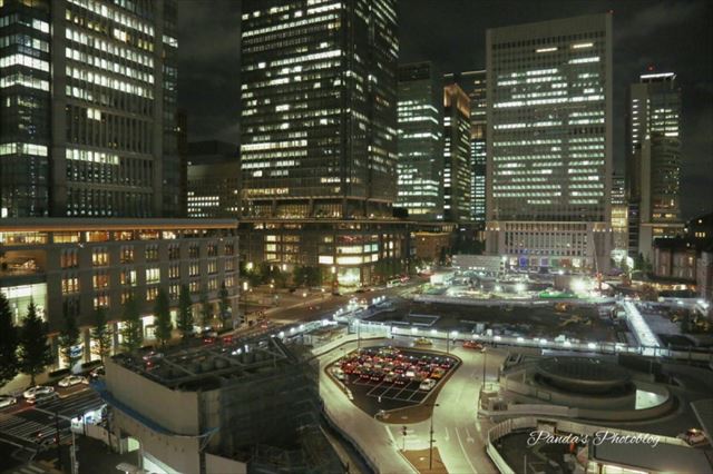 夜景を撮るのにもぴったりな「KITTE展望台」でうっとりタイム