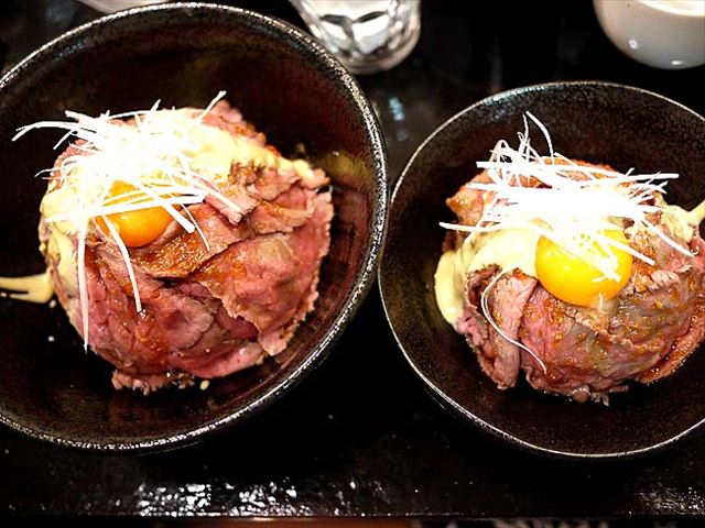 男の子が喜びそう!見た目も豪快なローストビーフ丼ランチ