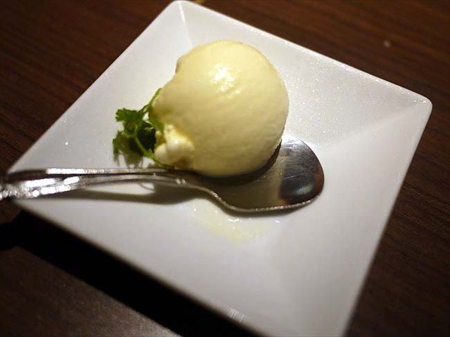 【銀座】「ヨイショ!ヨイショ!」のかけ声で蟹が山盛りの居酒屋