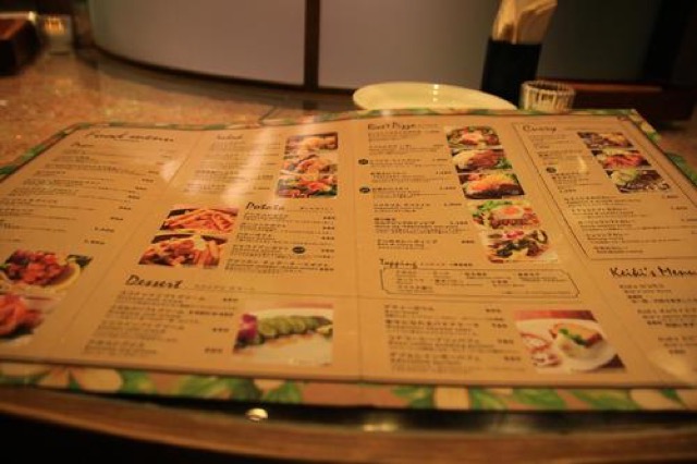 ハワイ料理が食べられる。ダブルレインボー自慢のロコモコ