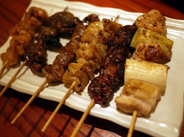 【神田】掘りごたつでまったり!美味しい焼き鳥とお酒が楽しめるお店