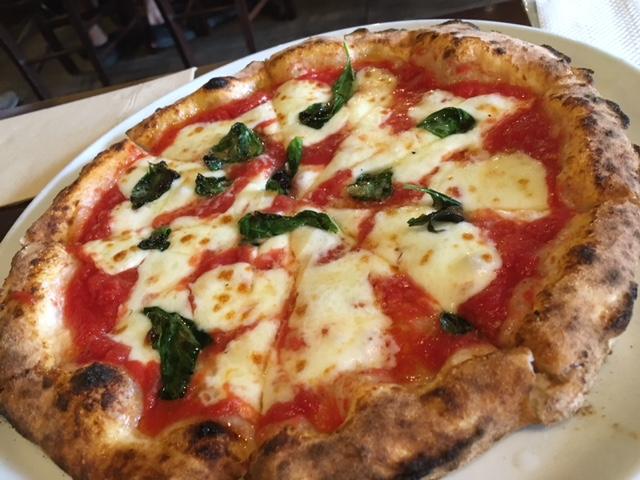 種類豊富なピザが食べられるイタリアン!美味しいし居心地もよいお店
