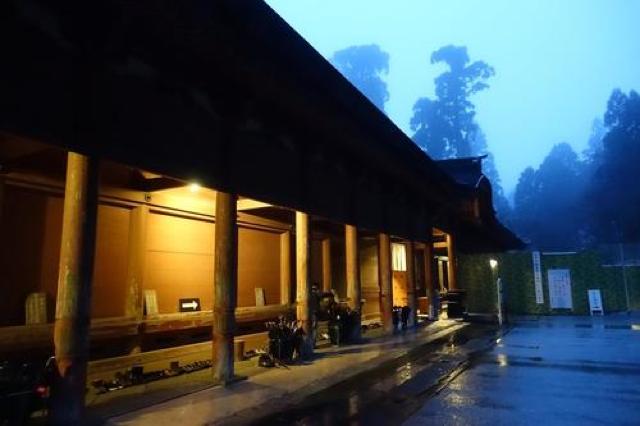 【比叡山延暦寺】俗世から離れて宿坊を体験。朝のピンとはりつめた空気が独特