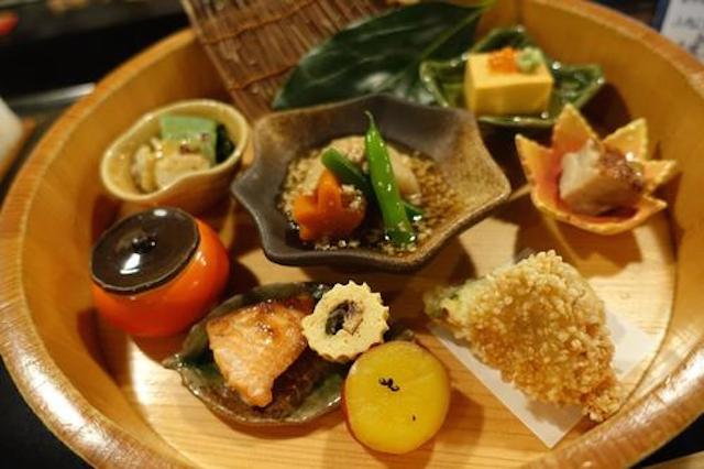 道後ビールを作っている蔵元水口酒造が経営する居酒屋に行ってきた