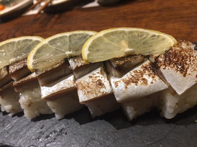 おすすめは鰹の塩タタキとしめ鯖!絶品土佐料理の「わらやき屋・浜松町」
