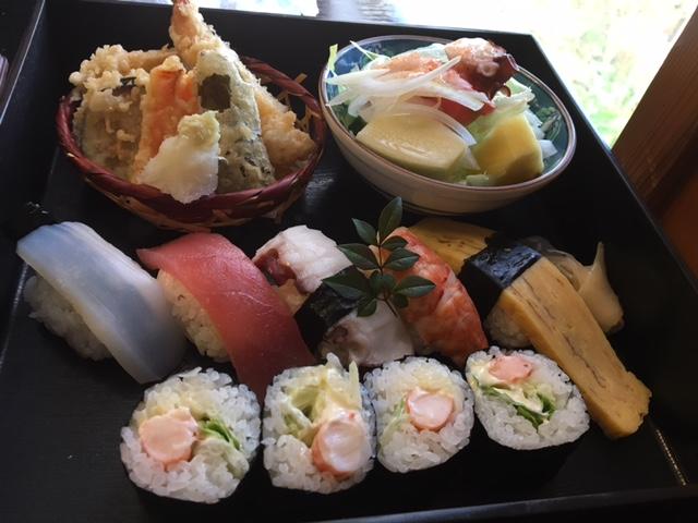 落ち着く和室でのんびり1100円のお寿司ランチ。宮崎県「すし処勝正」