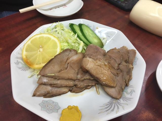 昼の定食に生ビールが付いて750円。ノスタルジックな定食屋「さんご亭」
