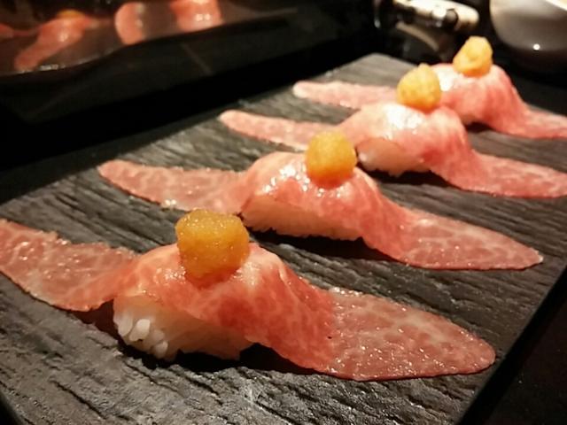 炙り握り500円!数量限定のオトクメニューも魅力の「うしごろ貫」
