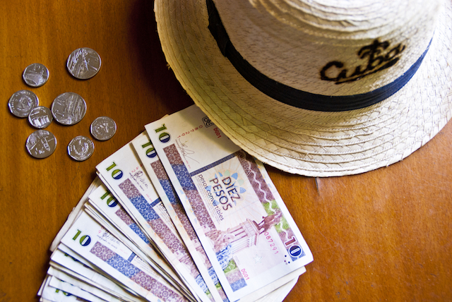 141472-01 【旅の裏技】二つの通貨が共存するキューバ。お金の準備と両替事情をチェック！