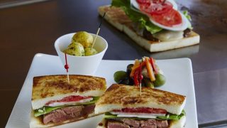 ランチ限定の看板メニュー 料理長渾身の「極みの粋品」
