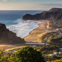 ニュージーランド、サーフ紀行。KIWIに人気の「カフェ」とピハビーチ