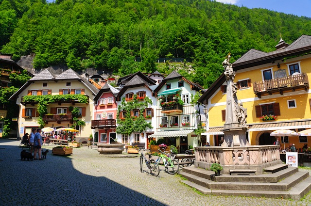 「世界の湖畔で最も美しい」町、オーストリア「ハルシュタット」で癒される
