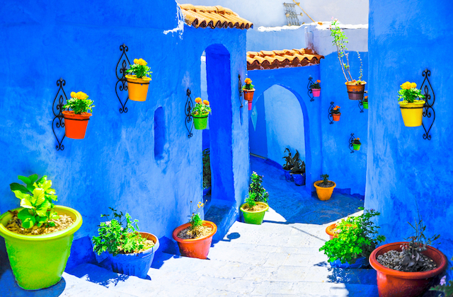 【青い街】街全体がアート！涼しさを感じるモロッコの「シャウエン」
