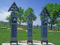 ルーマニアには世界一「陽気な墓」がある