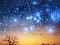 空気が澄んだ冬こそチャンス！世界で出会う「美しい星空」たち