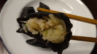 モチモチの黒餃子がたまらない！本場中国の味「可口飯店」が上野にオープン