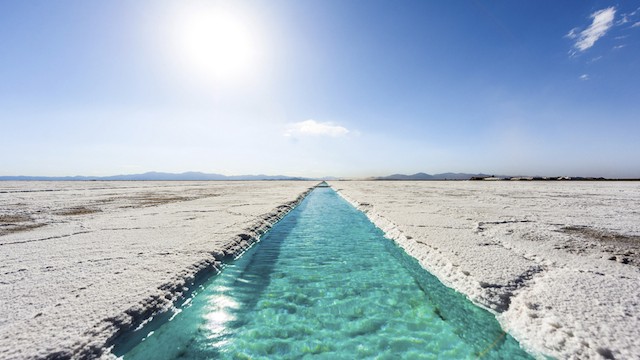 ウユニ湖だけじゃない！】美しすぎる世界の塩湖、写真で巡る7つの絶景