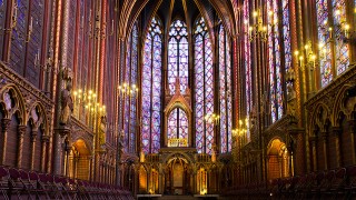 【パリ】光と色の芸術！美しすぎるステンドグラスの教会３選