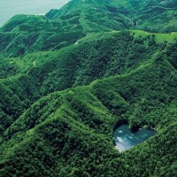 北海道で発見！自然が生み出した「美しいハート型の湖と島」
