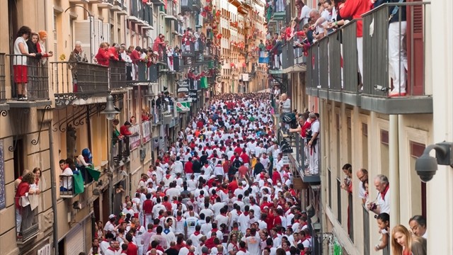 クレイジー過ぎるけど参加したい 世界のエキサイティングな夏祭り５つ Tabizine 人生に旅心を