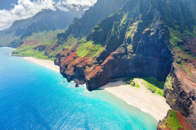緑豊かな絶景が魅了するハワイ、カウアイ島