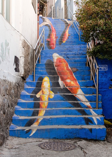 歩いてみたいな。世界の素敵すぎるアートな階段
