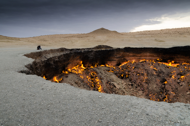門 トルクメニスタン 之 地獄 ダルヴァザ「地獄の門」