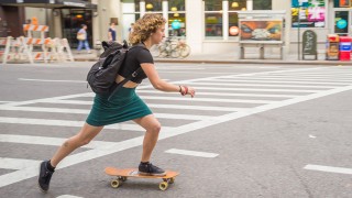 【NYCスケートボード情報】ストリートの風を斬るスケートボーダーになれ！
