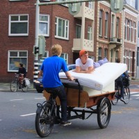 自転車の国、オランダならでは！自転車をフルに活用する地元の人達