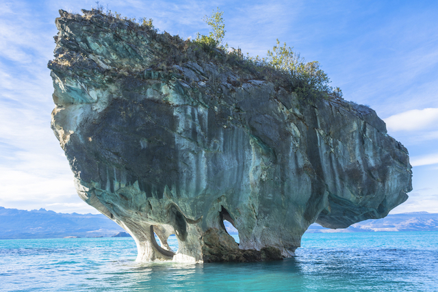 大理石が作りだした、美しすぎる青の洞窟「マーブル・カテドラル」