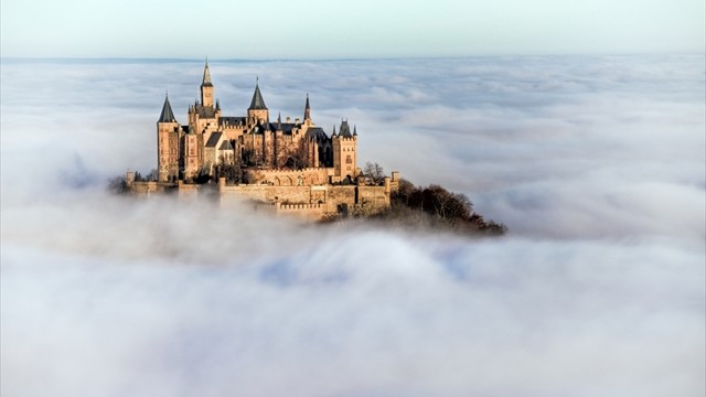 ドイツ これぞ天空の城 雲海に浮かぶホーエンツォレルン城 Tabizine 人生に旅心を