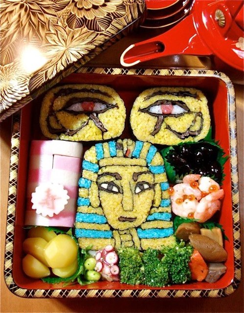 切って初めて完成?!見て食べて楽しめる”たまちゃん”の巻き寿司アート