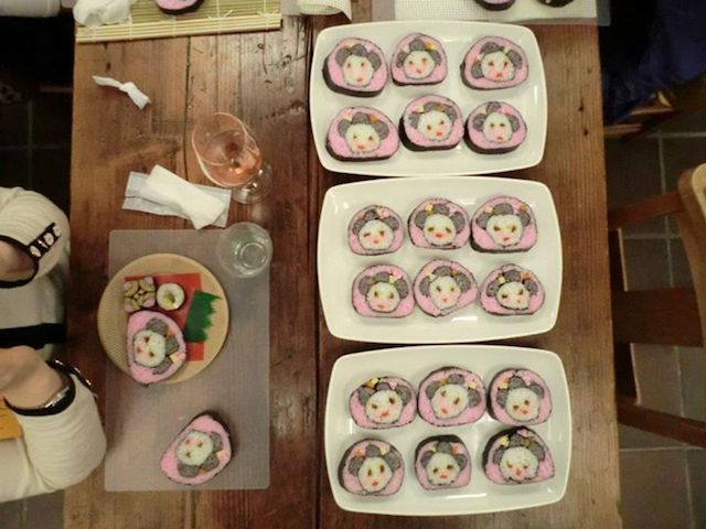 切って初めて完成?!見て食べて楽しめる”たまちゃん”の巻き寿司アート