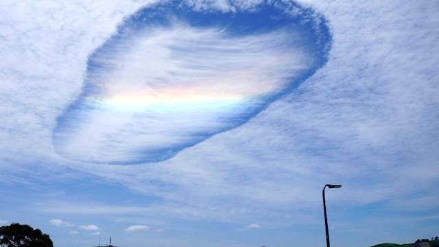 まるで神様のいたずら ぽっかり開いた空にかかった虹が神秘的すぎる Tabizine 人生に旅心を