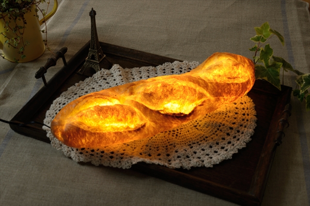 アウトドアにも連れていきたい！本物のパンで作ったほっこりランプ
