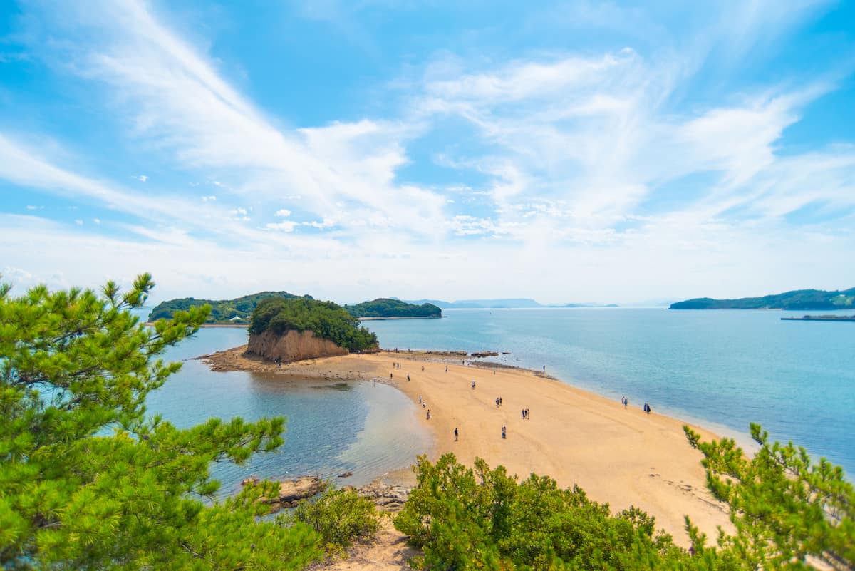 香川県小豆島の人気観光スポット「エンジェルロード」