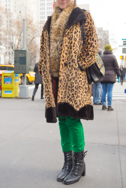 ニューヨーカーに学ぶ、大人のレオパード柄の着こなしかた