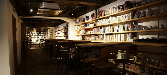 おしゃべりOK！コーヒーやお酒も飲める。 日本の次世代図書館３選